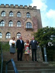 Das Hambacher Schloss in der Pfalz beim Besuch von Bundespräsident Joachim Gauck. - Foto: gik