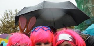 „Gruß an Idioten und Despoten“ – 4.444 Narren feiern am 11.11. in Mainz Freiheit der Narretei