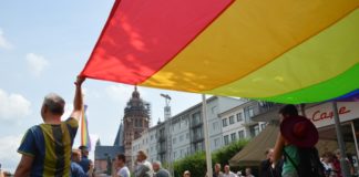 Friedlicher Christopher Street Day in Mainz mit Protest gegen Rechts – Anschlag in Berlin auf CSD: Verdächtiger aus Islamisten-Szene