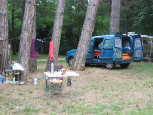 Camping mit Kangoo am Tarn