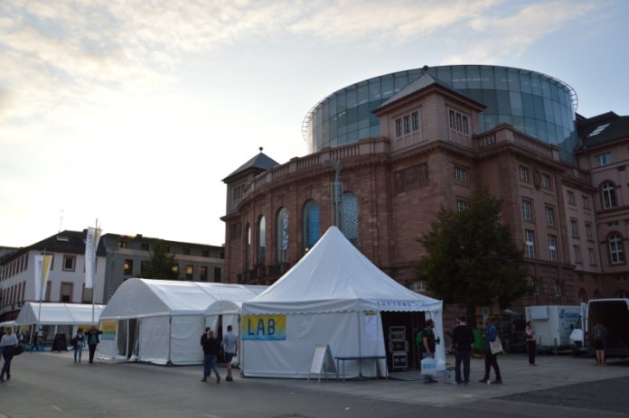 21. Mainzer Wissenschaftsmarkt: Virtual Reality, Wolken zum Anfassen und Zukunft des Wohnens in der Innenstadt von Mainz
