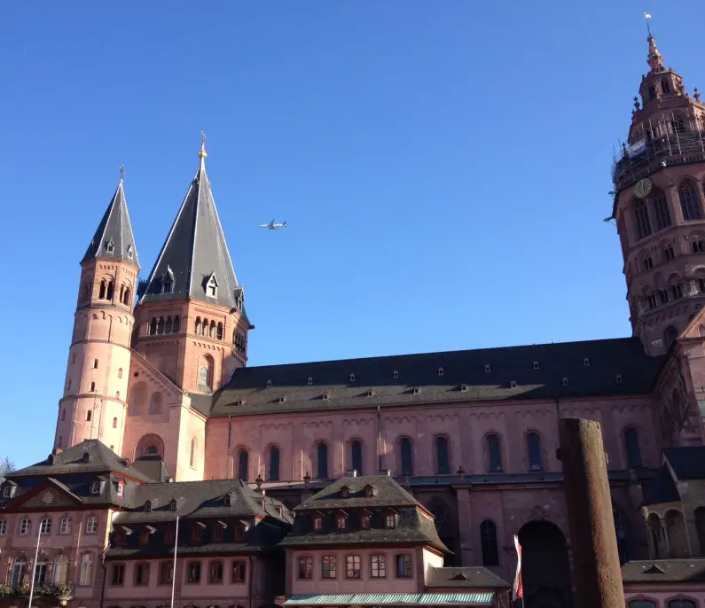 Flieger überm Mainzer Dom 3