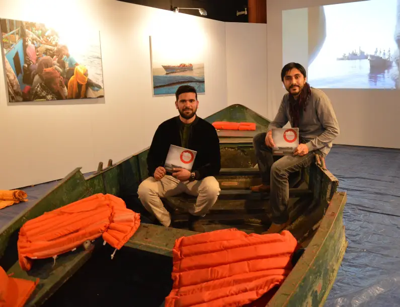 Flucht 2.0 - Sufyan und Farhard in Flüchtlingsboot