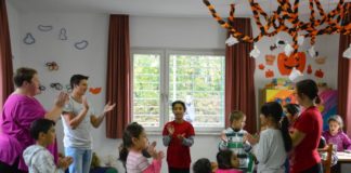 Corona in Kitas: Maskenpflicht für Erzieherinnen und feste Gruppen verpflichtend – Hubig: „Kann eingeschränktes Angebot bedeuten“