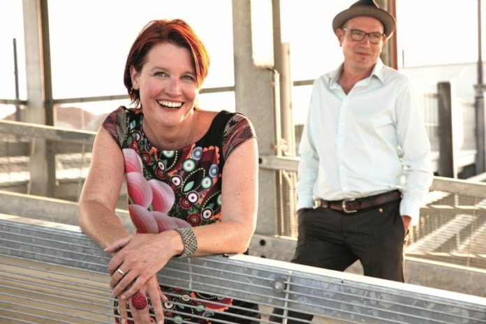 „Frau Becker singt“: Kostheimer Bücherei wird am 4.11. zur Jazz-Bar – Jazz-Trio singt sich von Georgia zum Mond und zurück