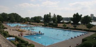 Samstag große Pool-Party im Freibad Maaraue – Riesige Wasserbälle, Aquamatten, Seifenblasen-Stationen und Spiele an Land