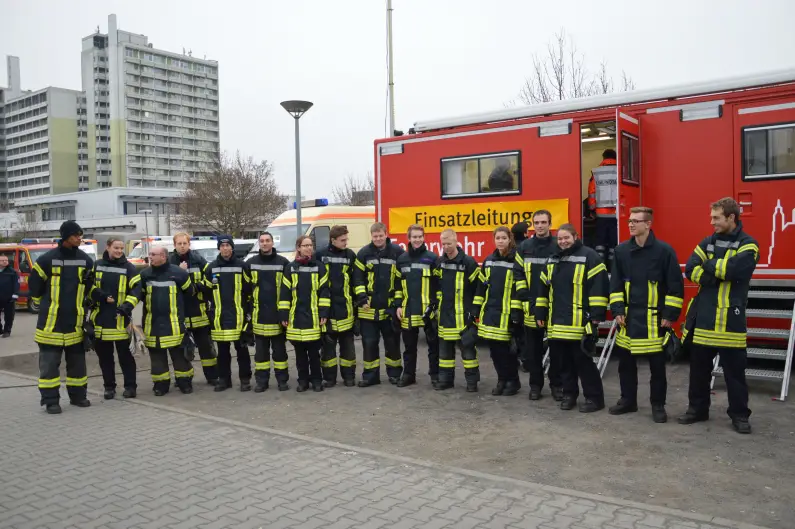 Freiwillige Feuerwehr M;ainz-Bretzenheim bei Entschärfung Bombe Weisenau