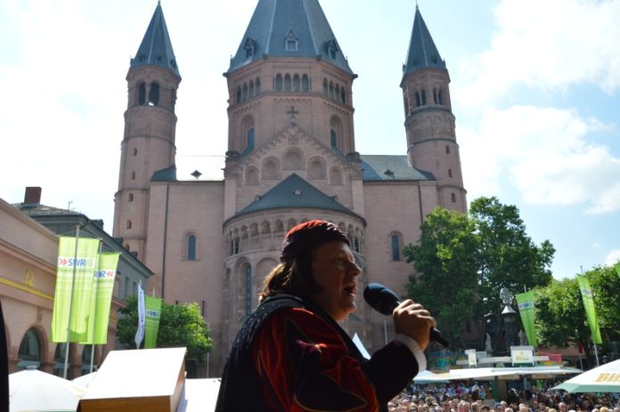 Mainzer Johannisnacht goes Internet: Gautschen, Künstlermarkt und Kabarett im Netz – Virtueller Trost und Weinpakete