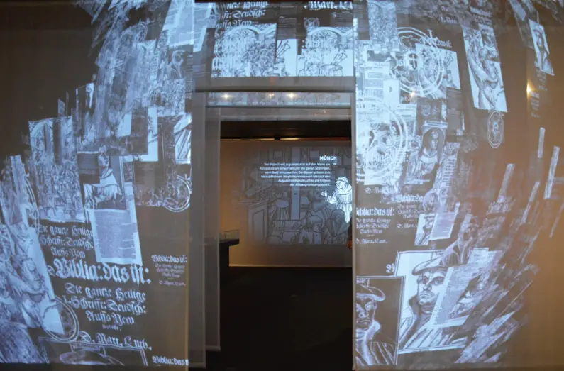Gutenberg Museum - Eingang zur Ausstellung Cloud