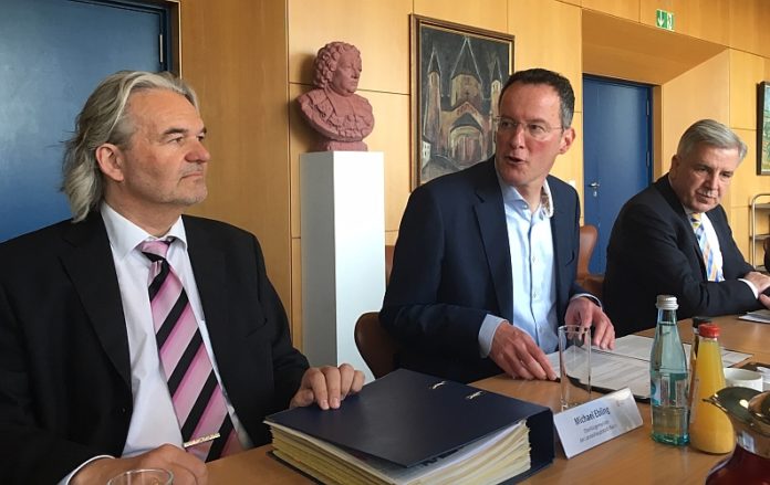 Sitte veranlasste Aktenverschiebung im Wirtschaftsdezernat – Zwei Container mit Akten geschreddert – CDU: Verbleib von Daten ungeklärt