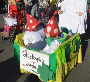 Glückszwerge beim Kindermaskenzug in Mainz - das war zuletzt 2019 der Fall. - Foto: gik