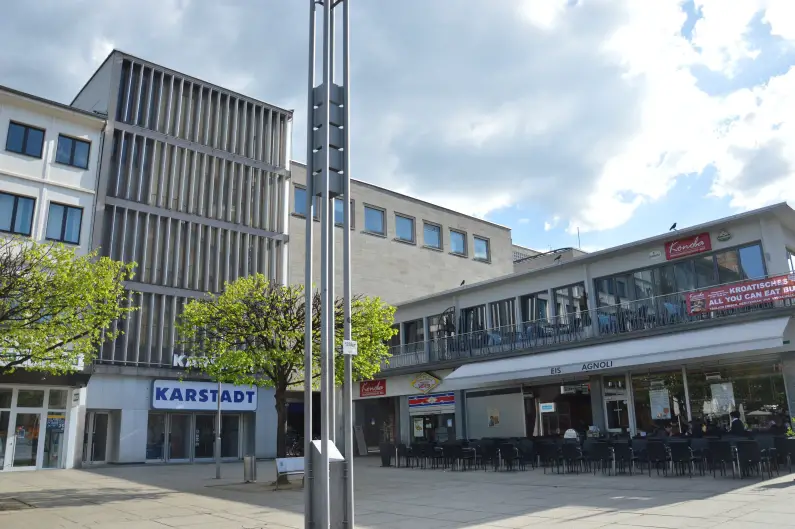 Karstadt Kaufhaus mit China-Pavillon am Gutenbergplatz - Foto gik