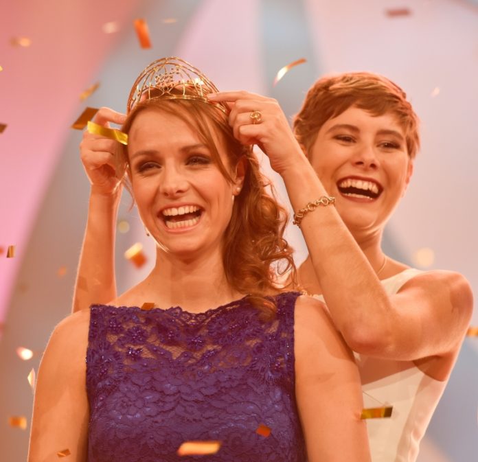 Wahl der Deutschen Weinkönigin: Lars Reichow, Mainz auf Tauchstation und eine Königin von der Mosel