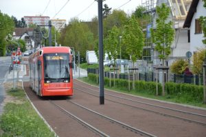 Mainz setzet hingegen auf den Ausbau seines Straßenbahnnetzes, muss dafür aber ständig neue Trassen bauen. - Foto: gik