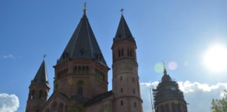 Corona-Pandemie: Gottesdienste ab 3. Mai in RLP wieder erlaubt – Kohlgraf: Notlösung, noch lange keine Normalität