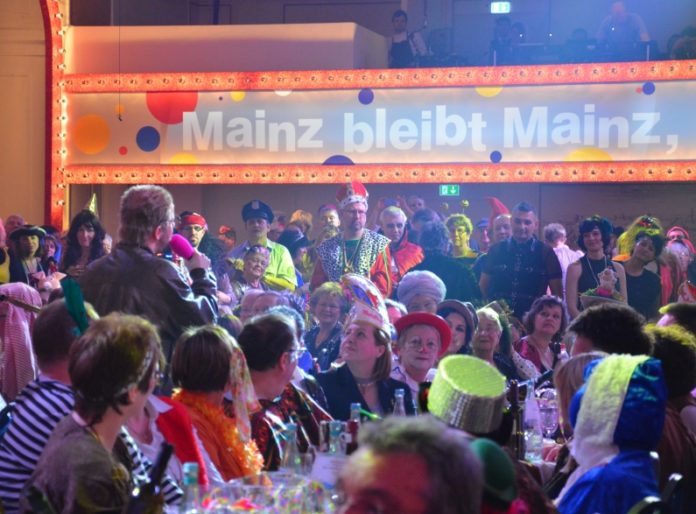 Mainzer Fastnacht setzt auf 2G im Saal und teils auch auf der Gass‘ – Umfrage: Narren wollen wieder feiern