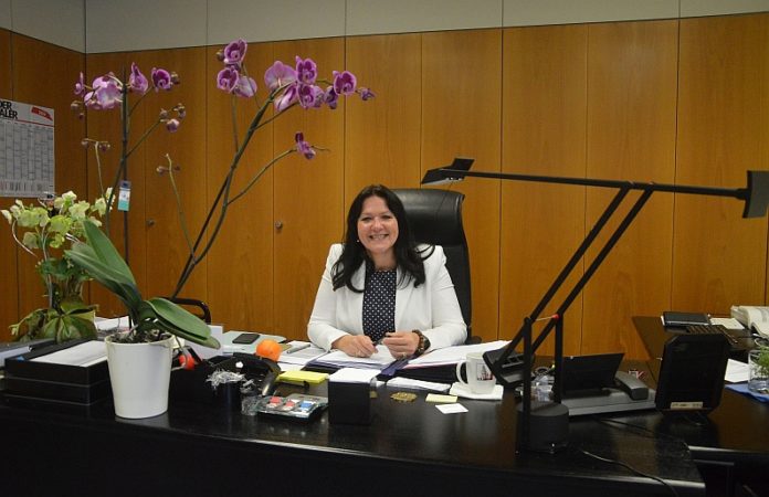 Ampelkoalition will CDU-Wirtschaftsdezernentin entmachten – Neues Dezernat unter FDP-Führung geplant