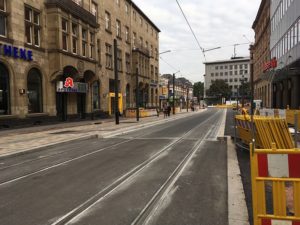 Die neu gemachte Bahnhofstraße kurz vvor ihrer Fertigstellung 2017. - Foto: gik