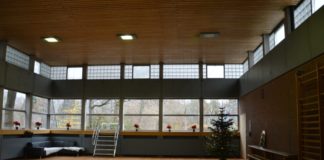 Flüchtlinge: Stadt nimmt Notunterkunft in Turnhalle wieder in Betrieb – Ausbau Zwerchallee läuft