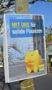 Plakat der Mainzer FDP aus einem Wahlkampf in Mainz - ein zusätzliches Wirtschaftsdezernat dürfte Mainz mindestens 100.000 Euro pro Jahr kosten. - Foto: gik