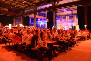 Public Viewing in der Halle 45. - Foto: gik