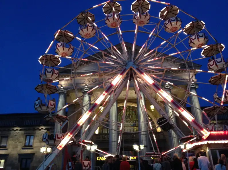 Riesenrad vor dem Kurhaus groß - Theatrium 2014 - Foto gik
