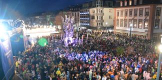 Rosenmontagsbilanz: Drei sexuelle Belästigungen, herrenloser Rucksack, keine Sturmschäden – und Debatte über Nachhol-Zug