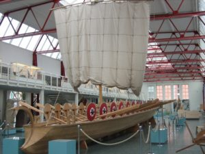 Römische Galeere im Museum für Antike Schifffahrt, Nachbau in Originalgröße. - Foto: gik 