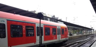 RMV verschiebt Preiserhöhung um halbes Jahr – Fahrplanauskunft zeigt Auslastung an