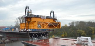 Schiersteiner Brücke: Neue Brückenhälfte erst im Spätsommer 2017 fertig – Teilstück eingeschwommen