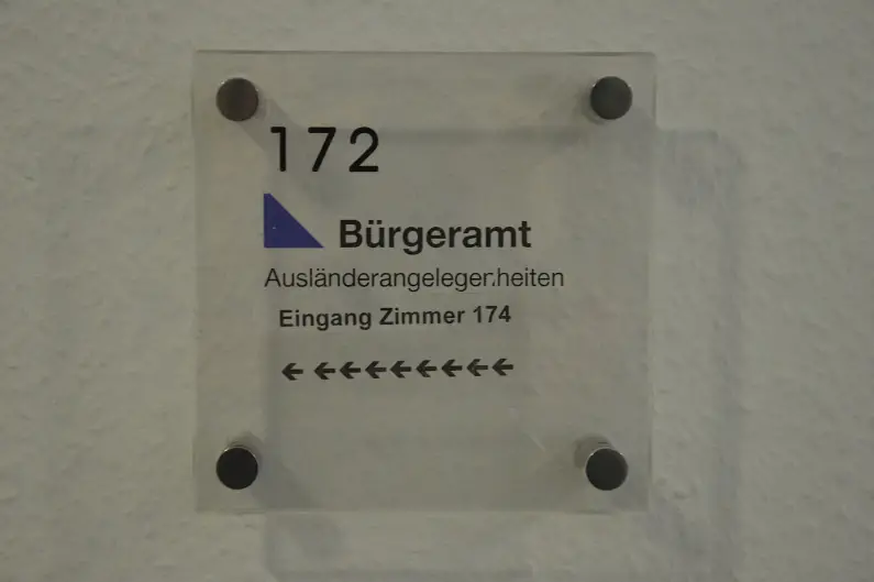 Schild Bürgeramt Zimmer 174 NEU