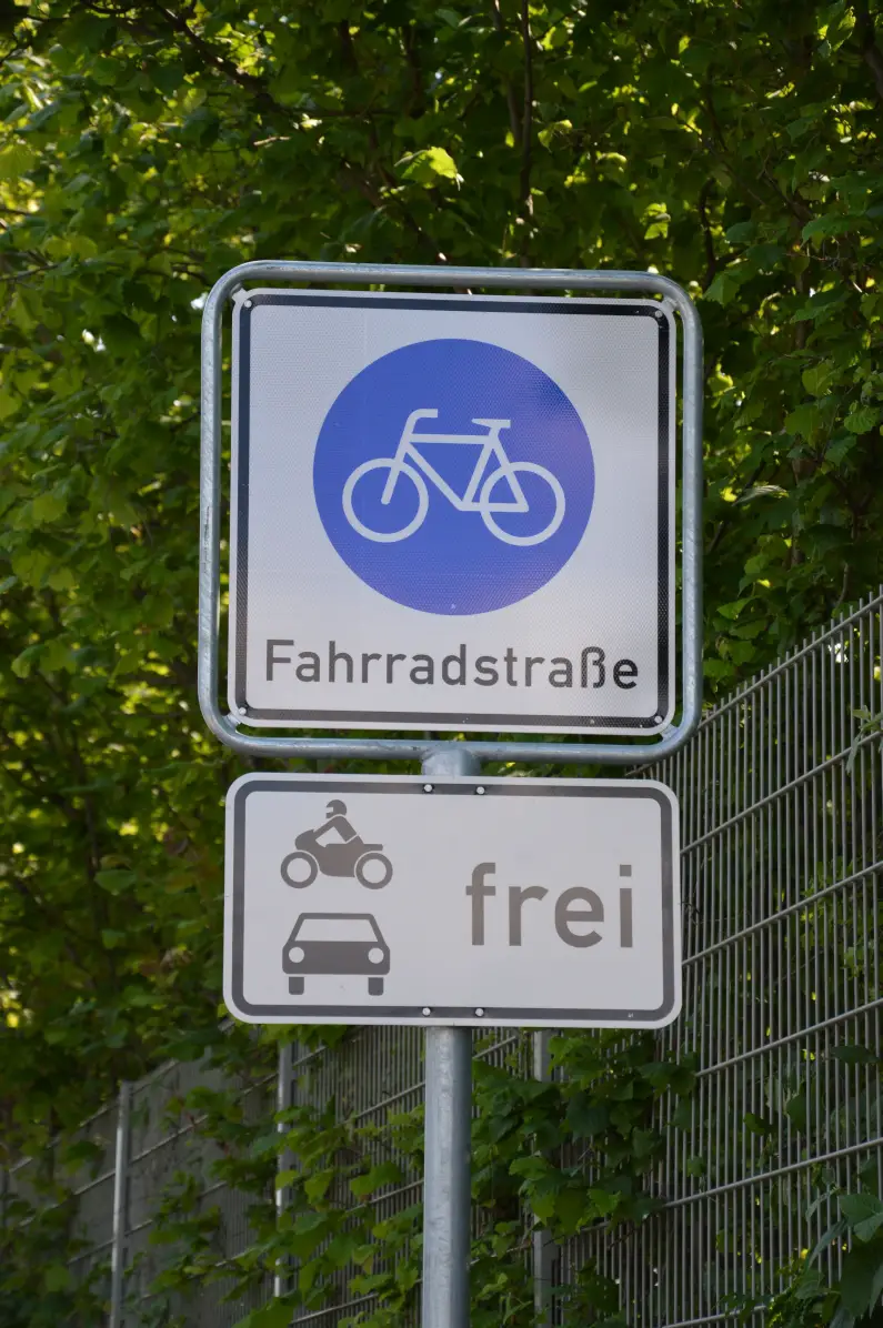 Vorfahrt Fahrrad: Die erste Fahrradstraße von Mainz gibt's in Hechtsheim - Foto: gik