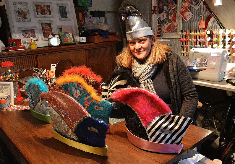 Starkapp - Sylvia Kindling mit ihren Kreationen - Foto Kirschstein