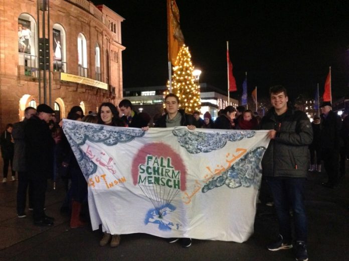 Landesweite Schweigeminute für Syrien und Mainz im Lichtermeer zum Gedenken an tote Flüchtlinge