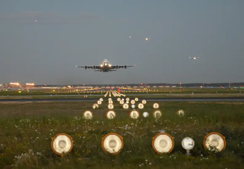 Startender Airbus am Frankfurter Flughafen - Foto: gik