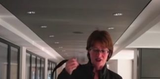 Tabeas Tasche – Rößners Fluglärm-Tasche ist jetzt im Museum