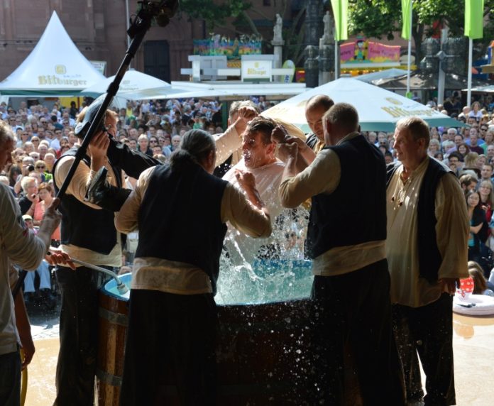 49. Mainzer Johannisnacht: Gautschen, Kabarett, Soul – und eine große, große Party