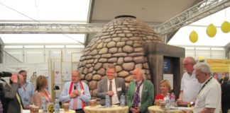 Rheinland-Pfalz-Ausstellung – Wein, Weinbergs-Trullo und Faire Welten