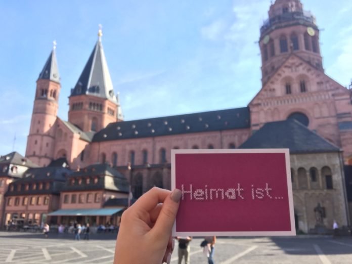 Mainz liest bunt – Vorlesetag mit Geschichten über Heimat in der ganzen Stadt