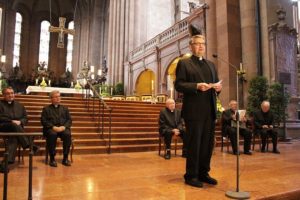 Es wird leerer in den Kirchen: Bischof Peter Kohlgraf bei seiner Nominierung im Mainzer Dom. - Foto: gik