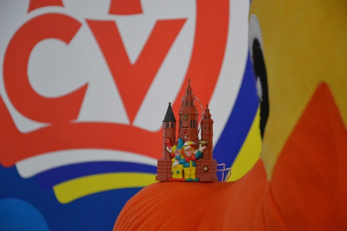 Dom ist Zugplakettcher 2017 – Glasverbot und Party in den Abend am 11.11.