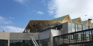 Staatsanwaltschaft: Funken eines Schweißgerätes setzten Rheingoldhalle in Brand – Verfahren eingestellt Beschädigte Rheingoldhalle nach Brand kleiner