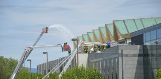 Großer Saal der Rheingoldhalle bleibt bis Ende 2020 zu – Brand verursacht erhebliche Schäden an Mauern Brand Rheingoldhalle Löschschaum kleiner
