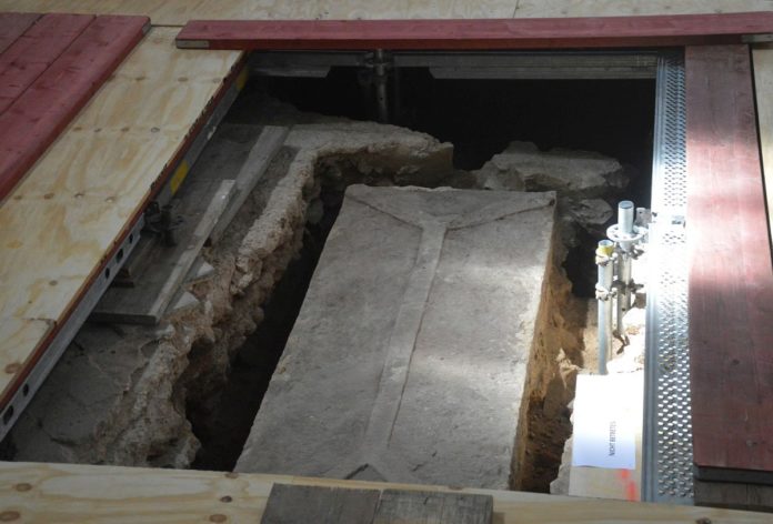 Sarkophagdeckel in der Johanniskirche wieder geschlossen – Ergebnisse sollen Anfang August präsentiert werden