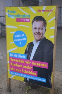 Mit Plakaten wie diesen zog die FDP in Mainz in die jüngsten Wahlkämpfe. - Foto: gik