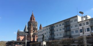 Mainzer Weihnachtsmarkt auf Gutenbergplatz und LU – Wochenmarkt an der Großen Bleiche