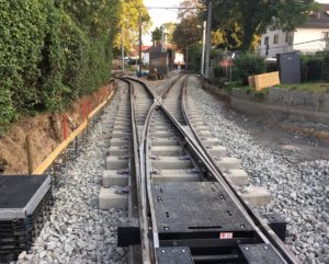 Die Wendeschleife der Straßenbahn in Mainz-Hechtsheim im August 2019, kurz vor Ende der Bauarbeiten. - Foto: gik