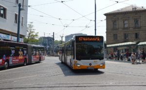 Bus der Mainzer Mobilität am Hauptbahnhof. - Foto: gik