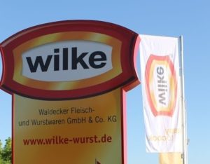 Logo des nordhessischen Wurstherstellers Wilke, dessen Produkte gerade komplett wegen gefährlicher Bakterien zurückgerufen werden. - Foto: gik