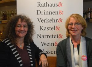 Auf der Mainz&-Interviewbank: OB-Kandidatin Tabea Rößner (Grüne) mit Mainz&-Chefin Gisela Kirschstein (links). - Foto: gik